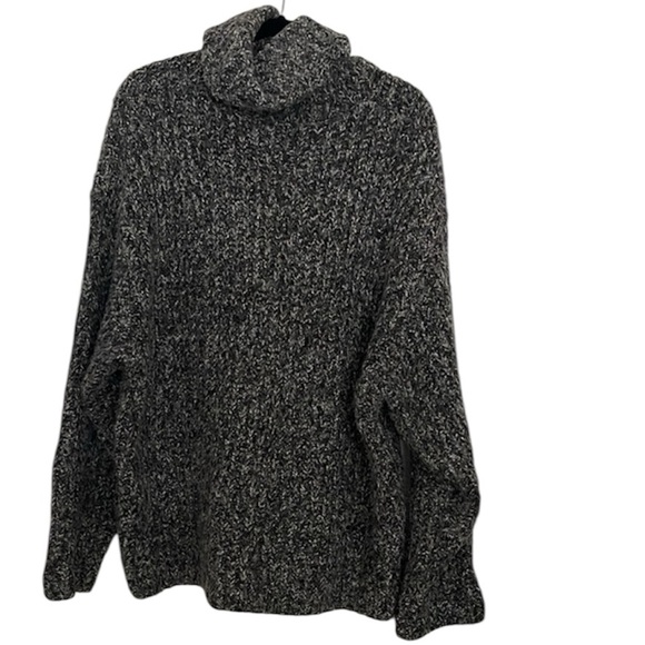 Zara oversized gray and white turtleneck sweater - Picture 1 of 12